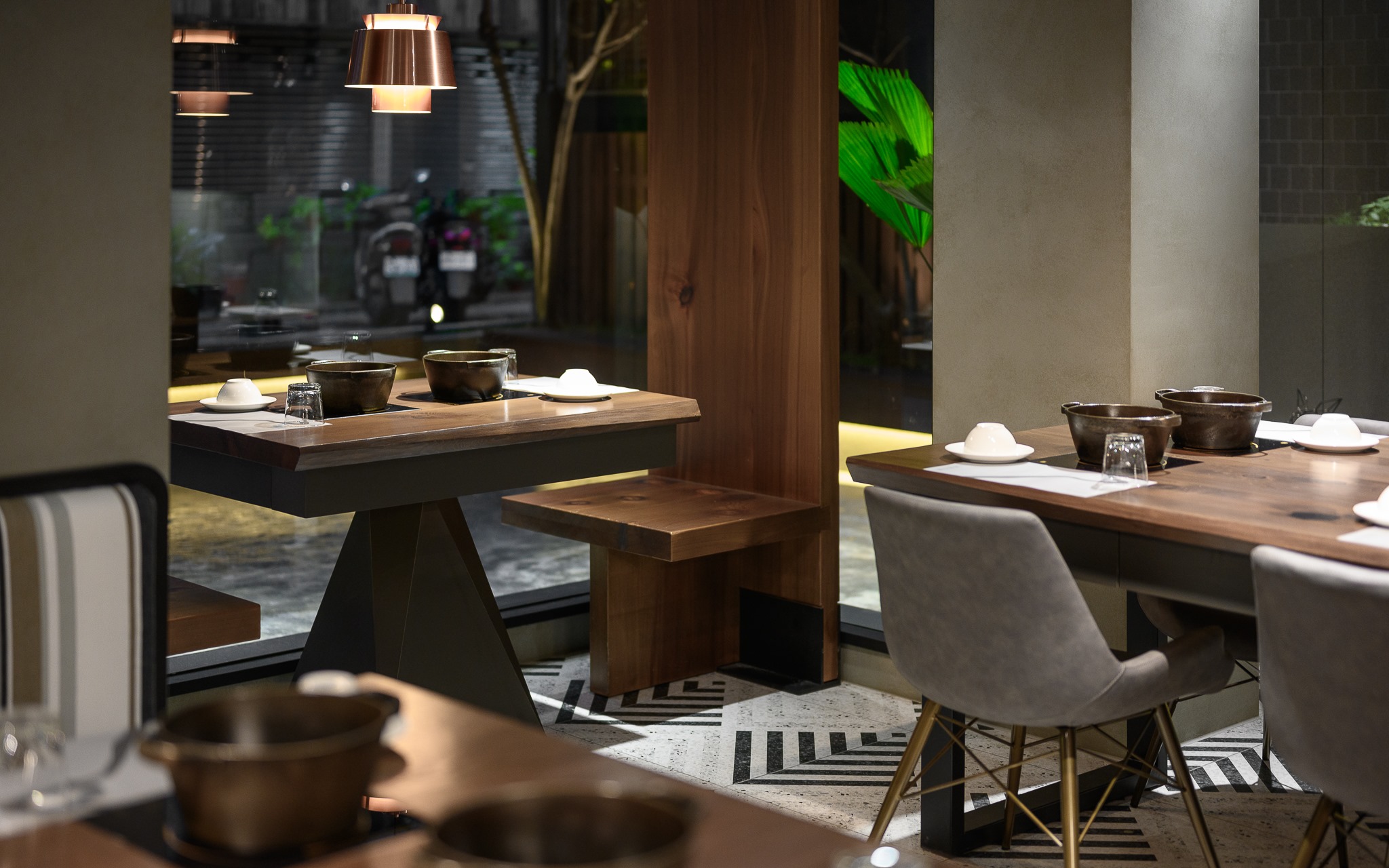 初衷小鹿 Deer's Hotpot Bistro 台北信義區高端鍋物餐廳用餐空間夜景